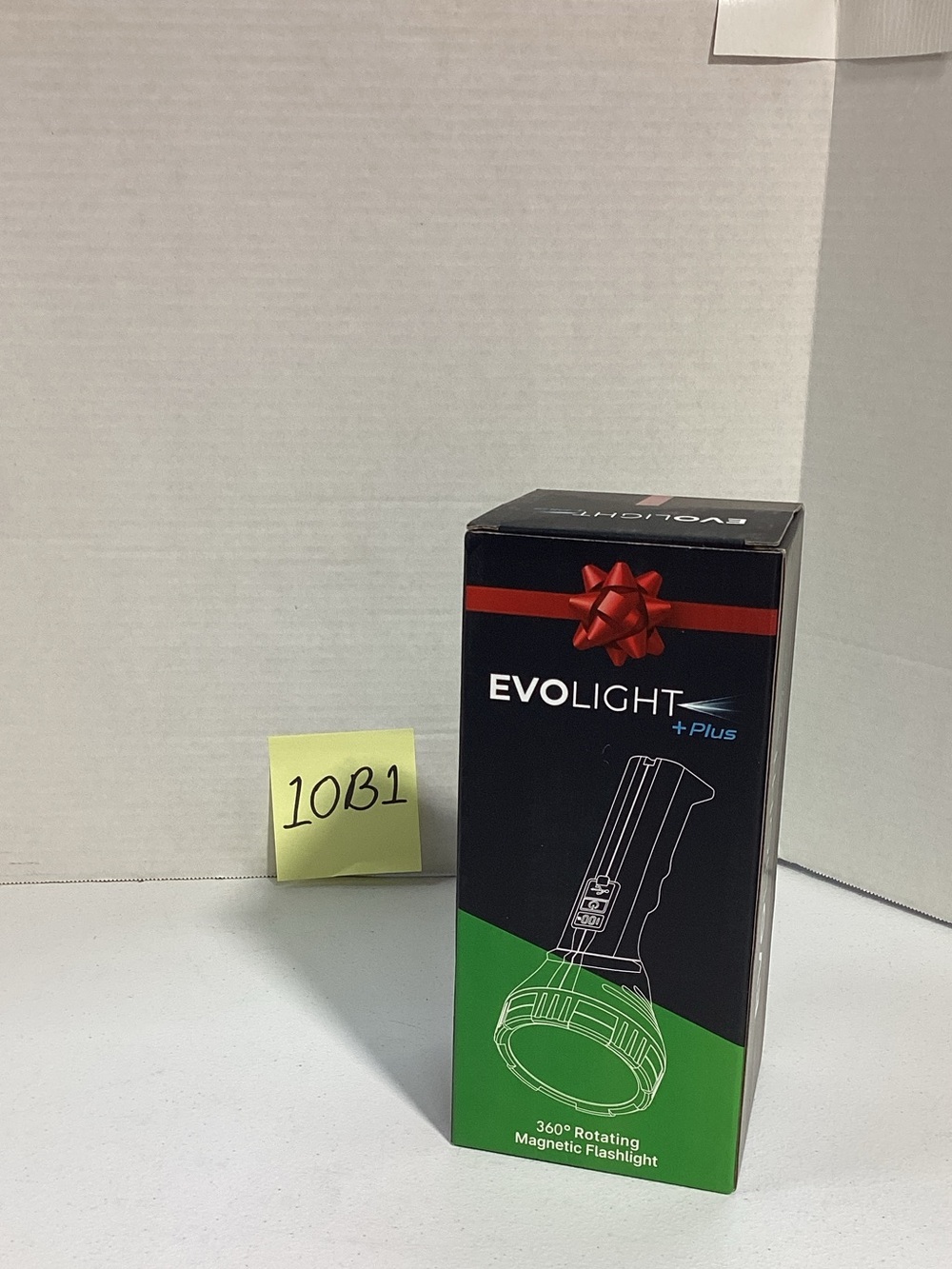 EVOLIGHT Plus 360° Rotating Magnetic Flashlight - Black & Green